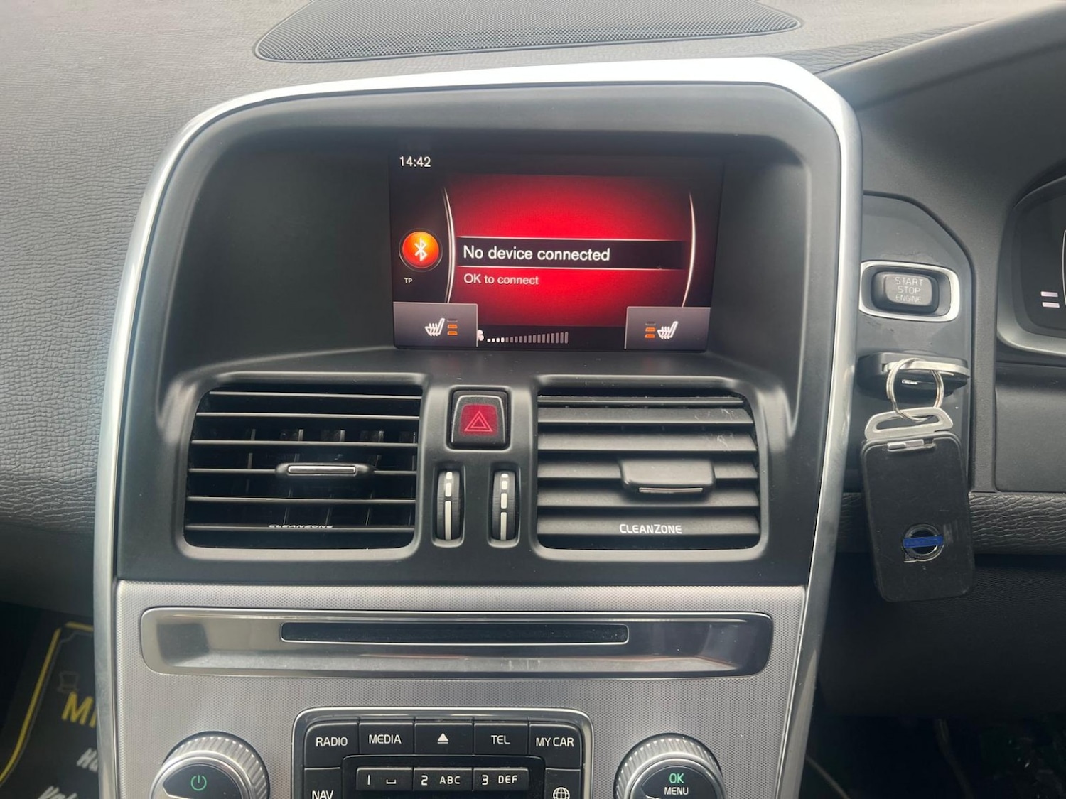 Used Volvo XC60 2017 for sale - 77610035: Photo 3