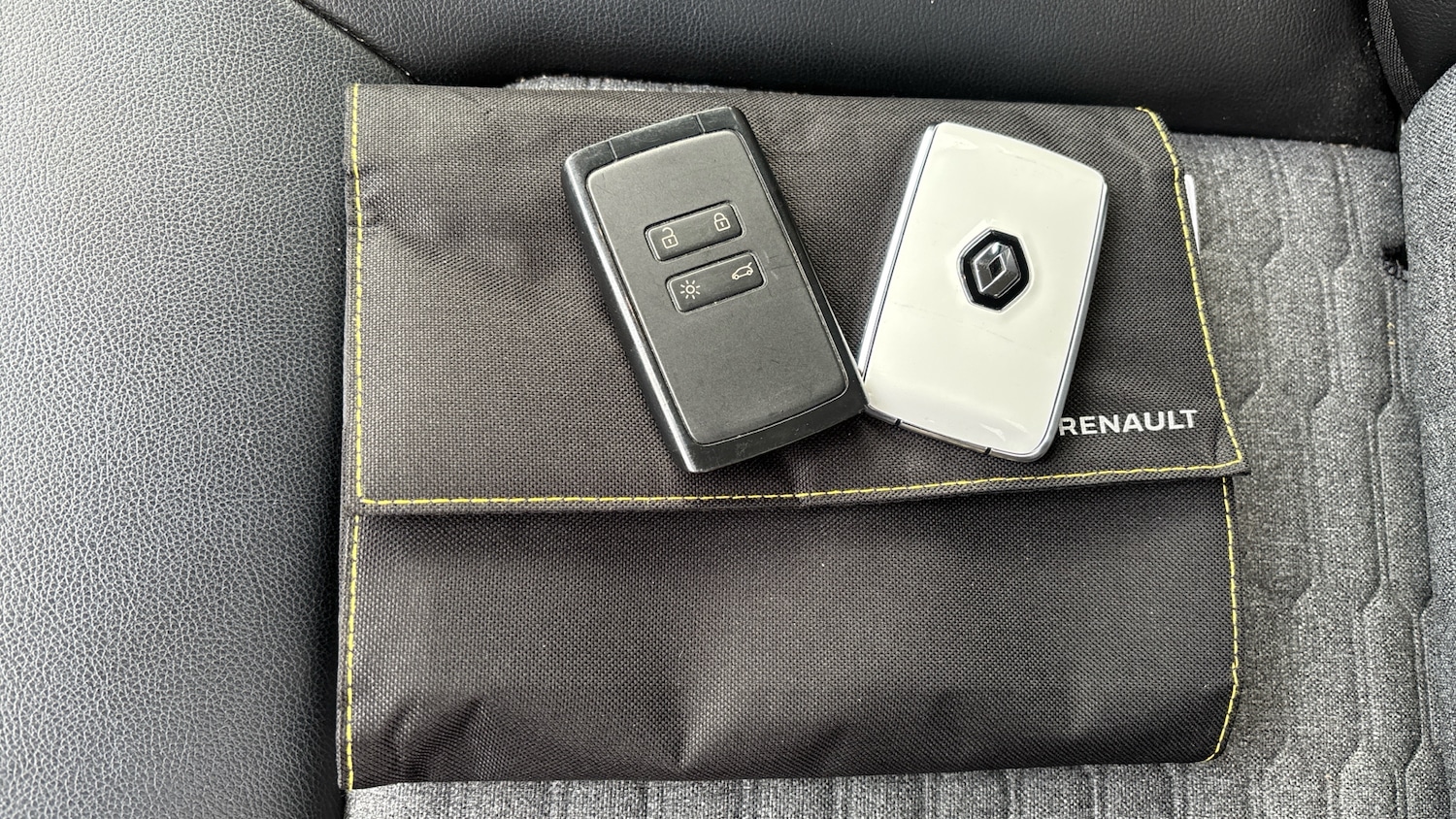 Used Renault Zoe 2022 for sale - 77492459: Photo 19