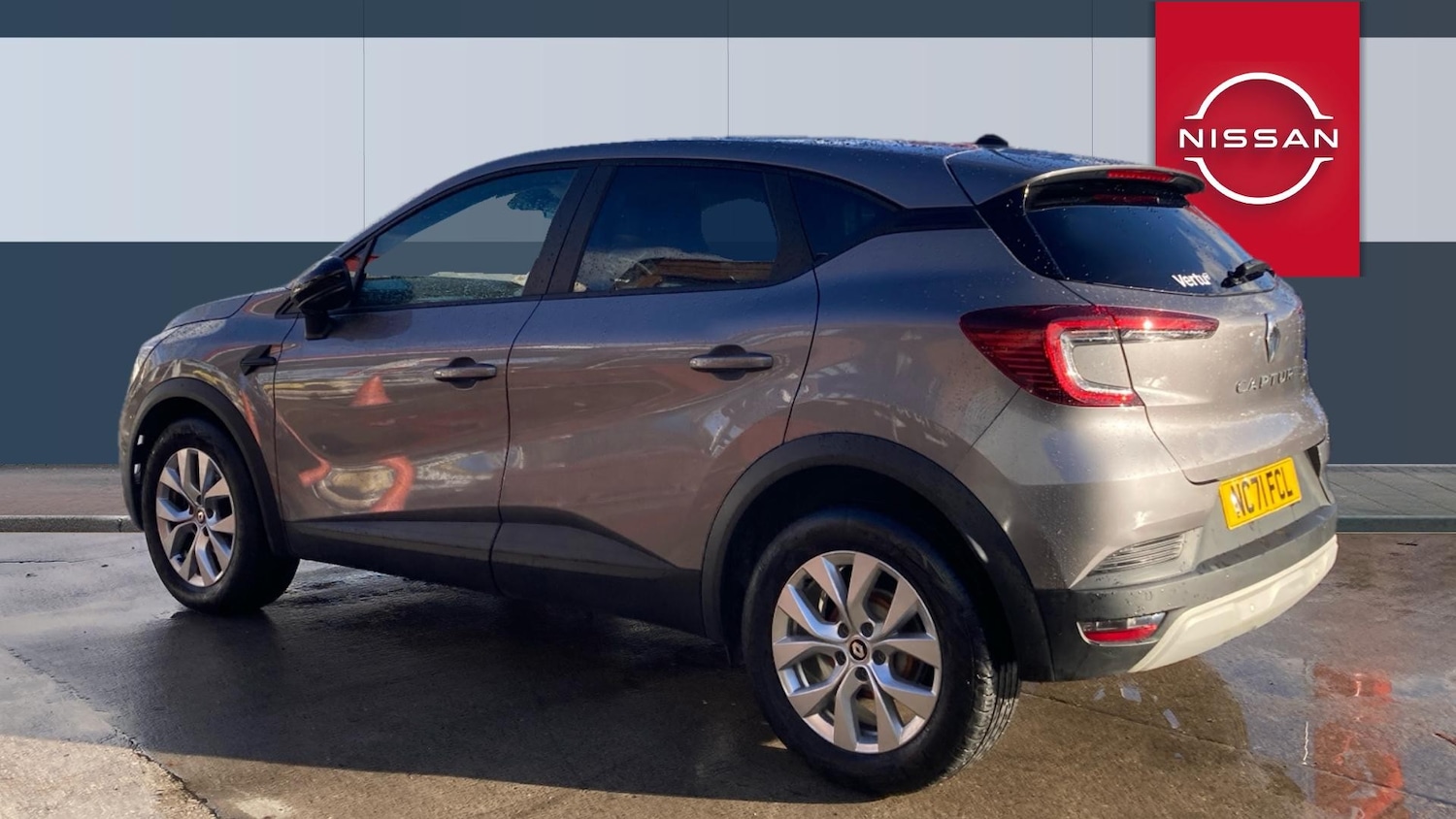 Used Renault Captur 2022 for sale - 76368978: Photo 2