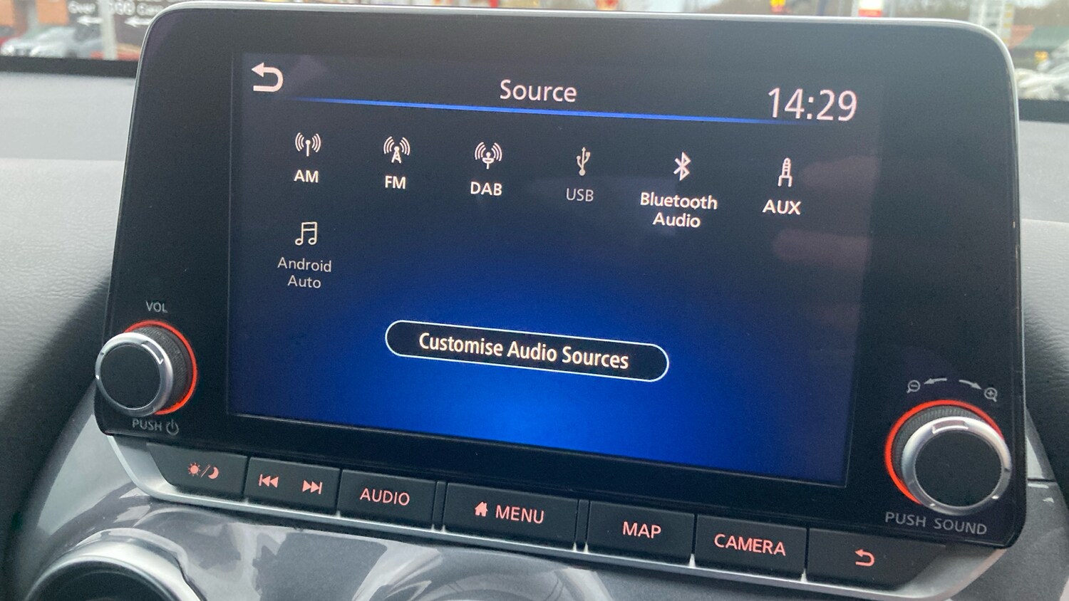 Used Nissan Juke 2023 for sale - 76807408: Photo 31