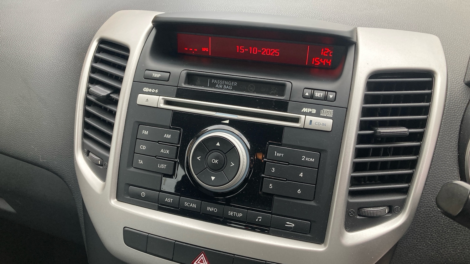 Used Kia Venga 2015 for sale - 76344526: Photo 12