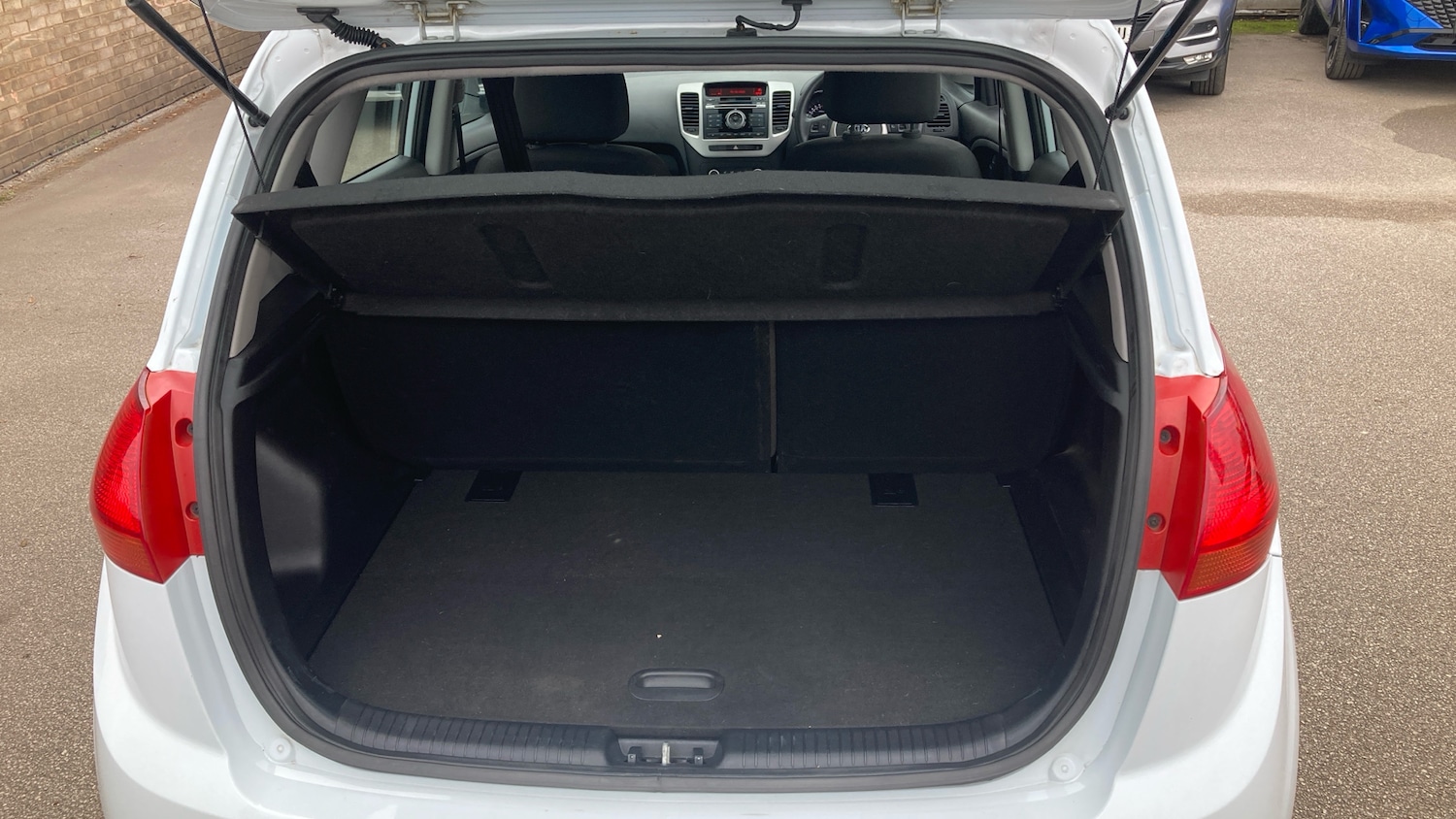 Used Kia Venga 2015 for sale - 76344526: Photo 4