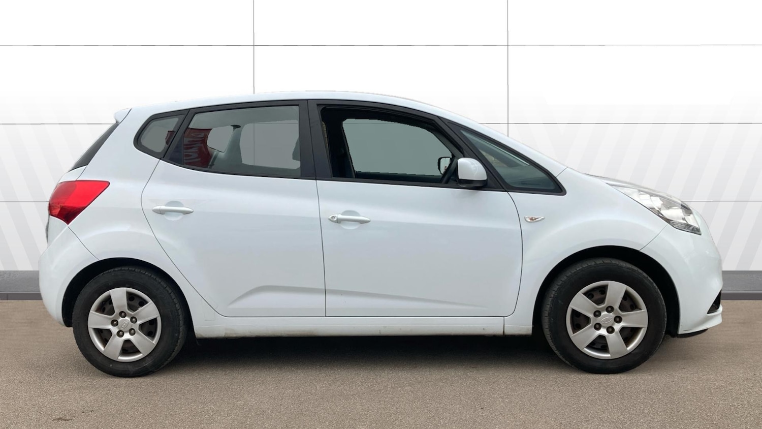 Used Kia Venga 2015 for sale - 76344526: Photo 5