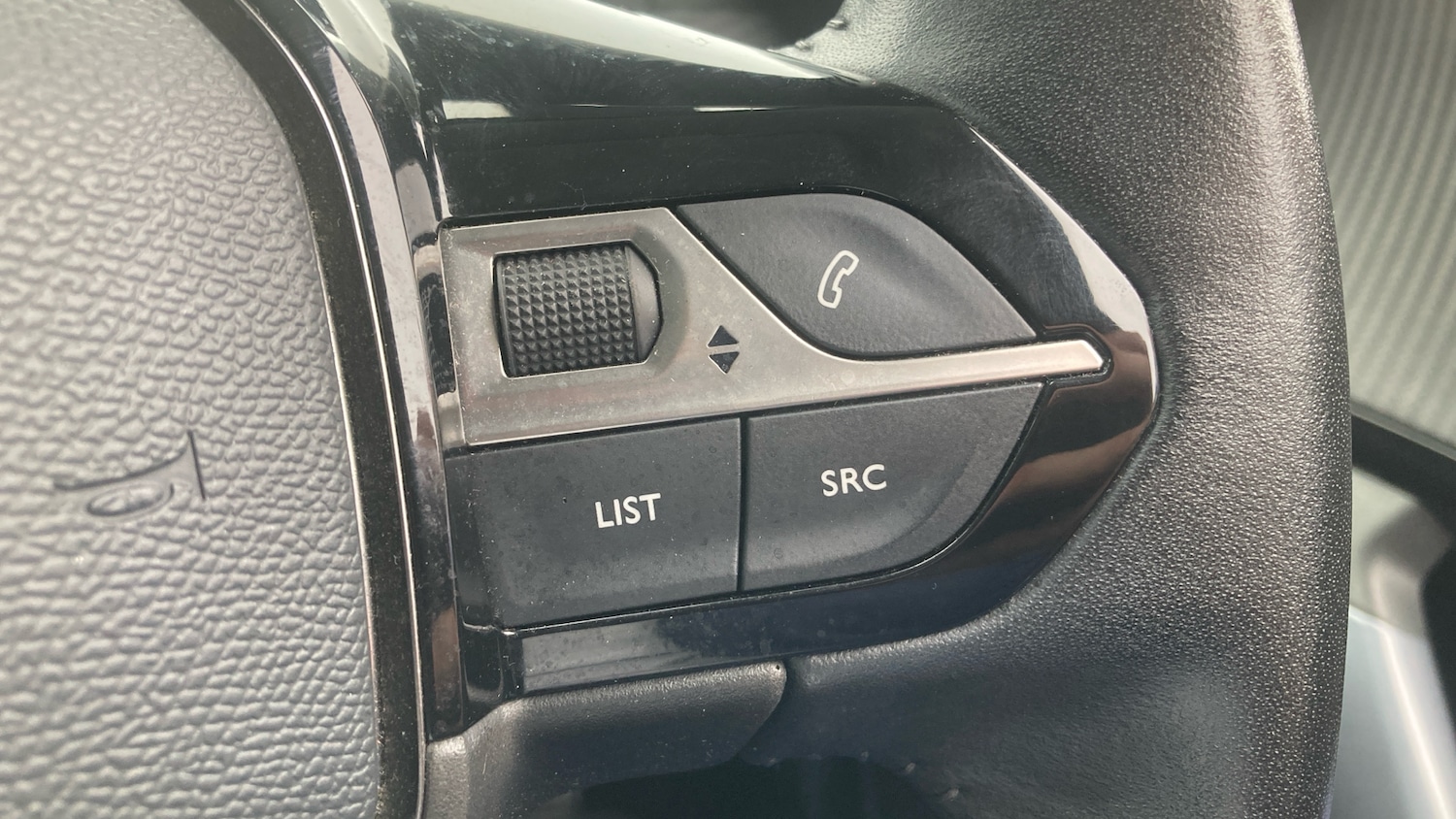 Used Peugeot 2008 2020 for sale - 75995682: Photo 21