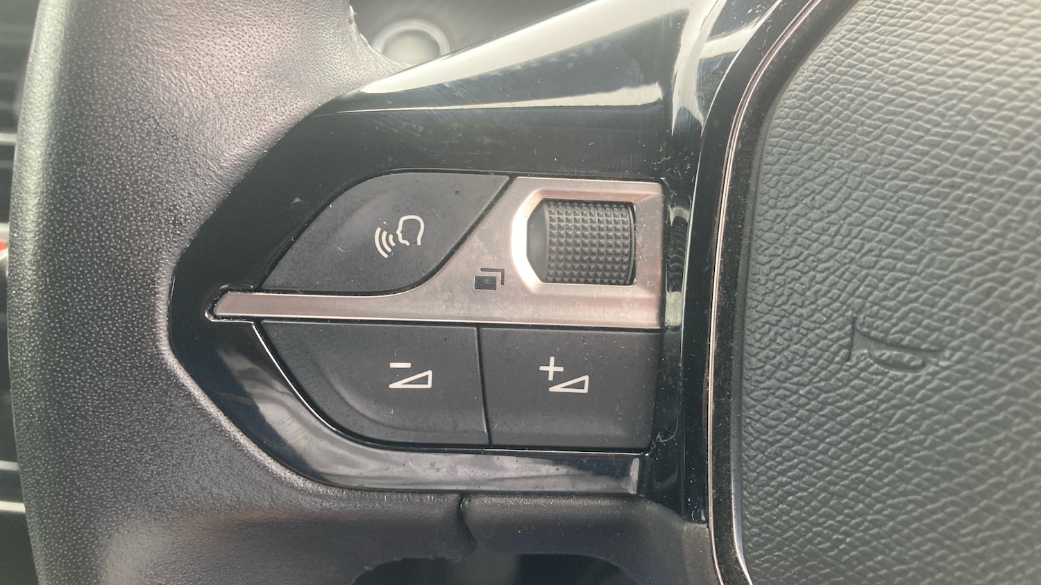 Used Peugeot 2008 2020 for sale - 75995682: Photo 23