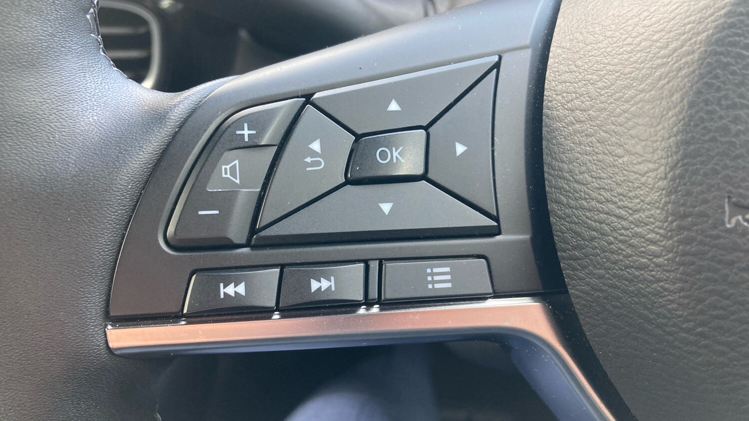 Used Nissan Juke 2024 for sale - 76207648: Photo 30