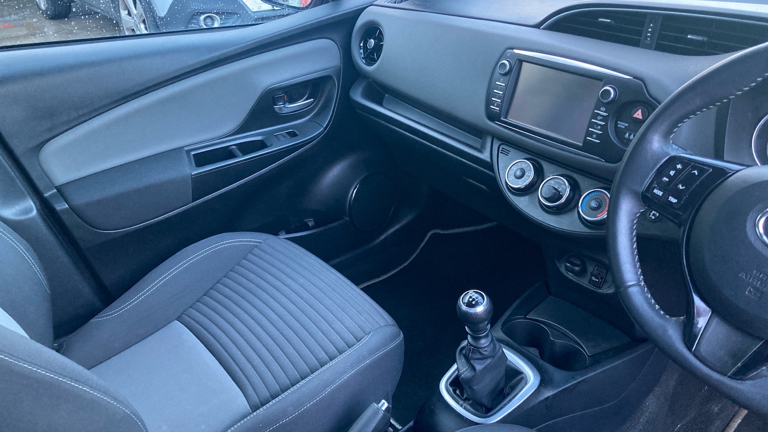 Used Toyota Yaris 2018 for sale - 77622318: Photo 14