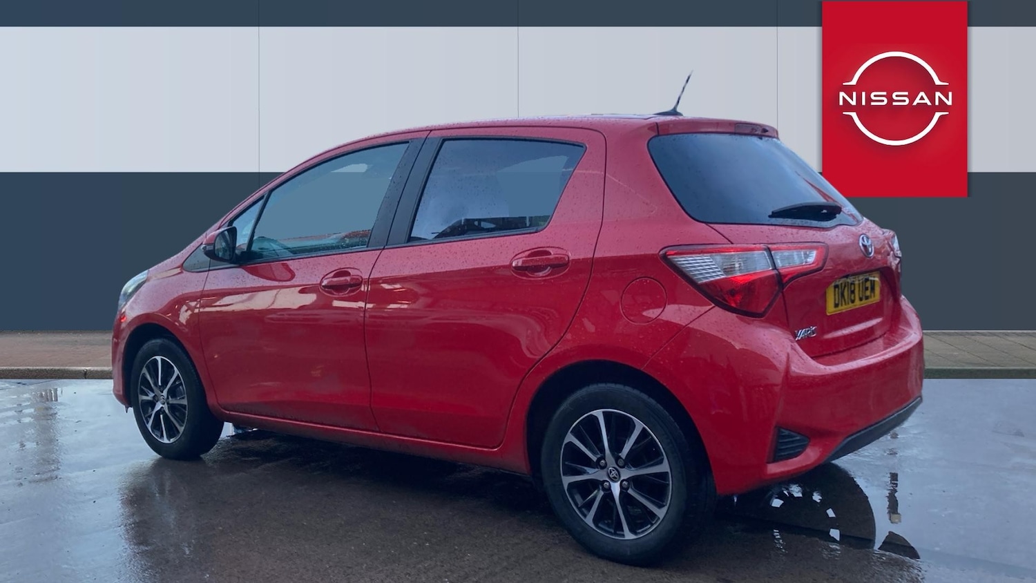 Used Toyota Yaris 2018 for sale - 77622318: Photo 2