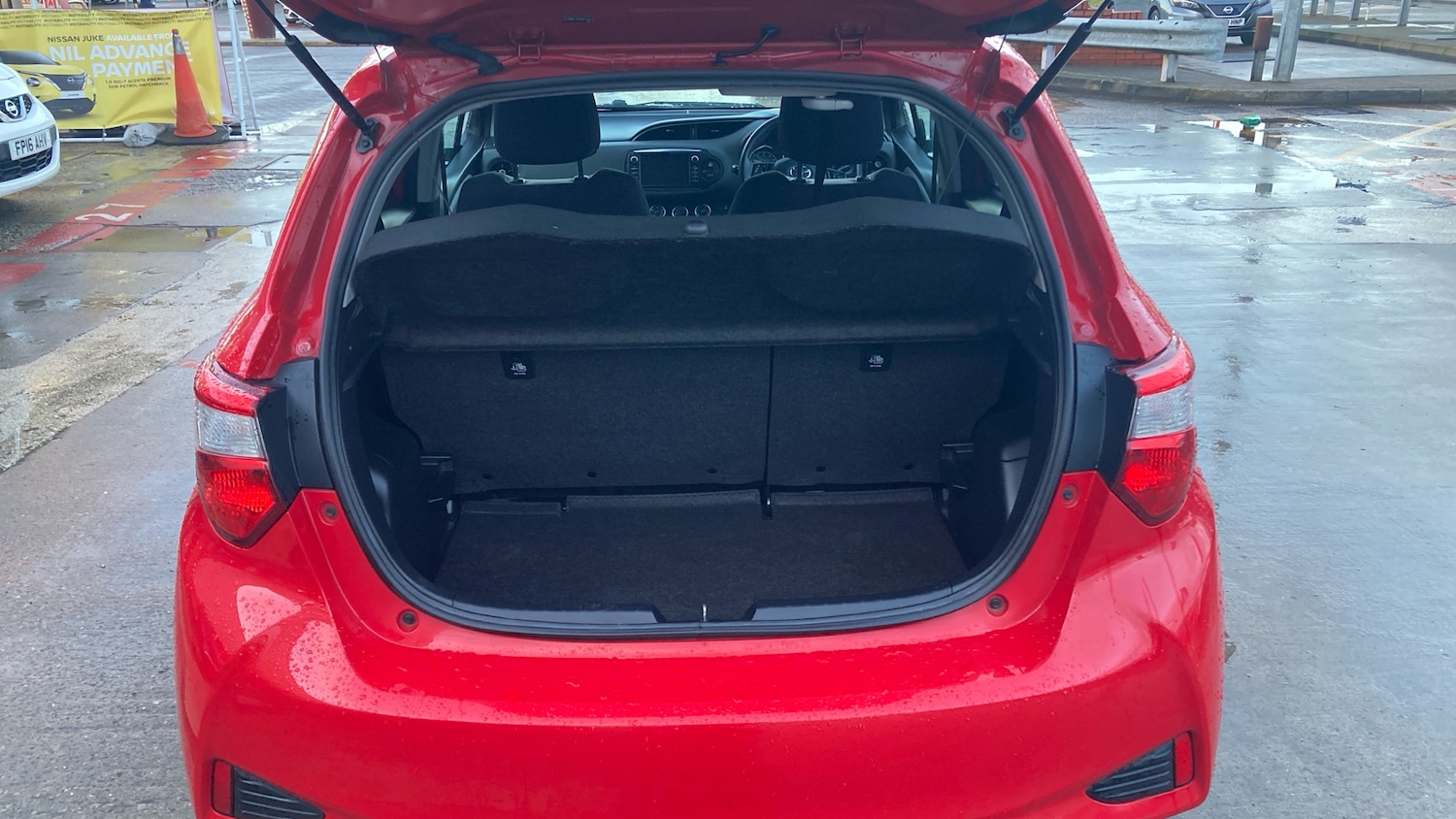 Used Toyota Yaris 2018 for sale - 77622318: Photo 4