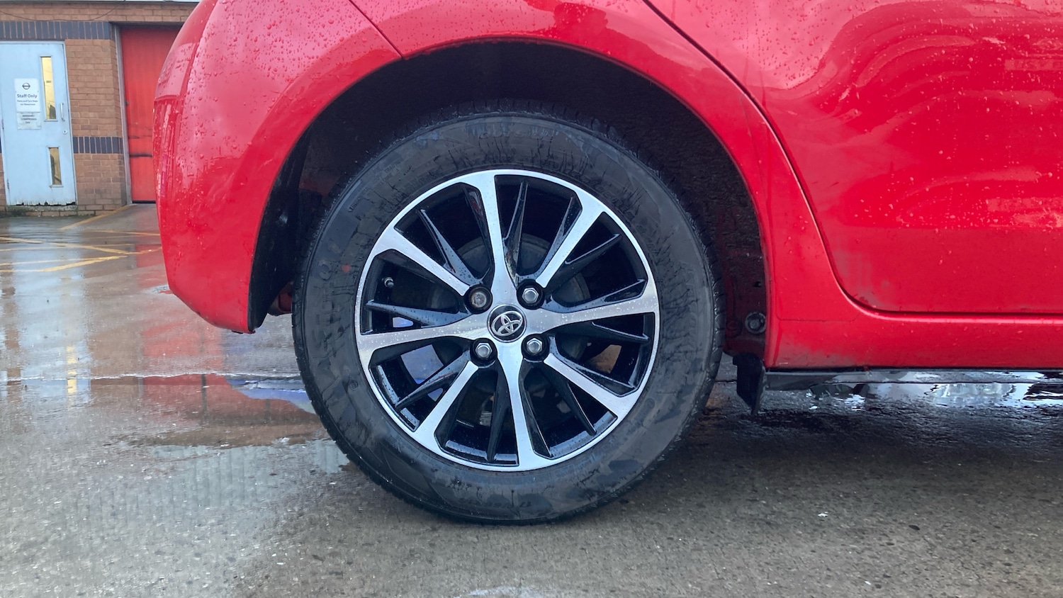 Used Toyota Yaris 2018 for sale - 77622318: Photo 7