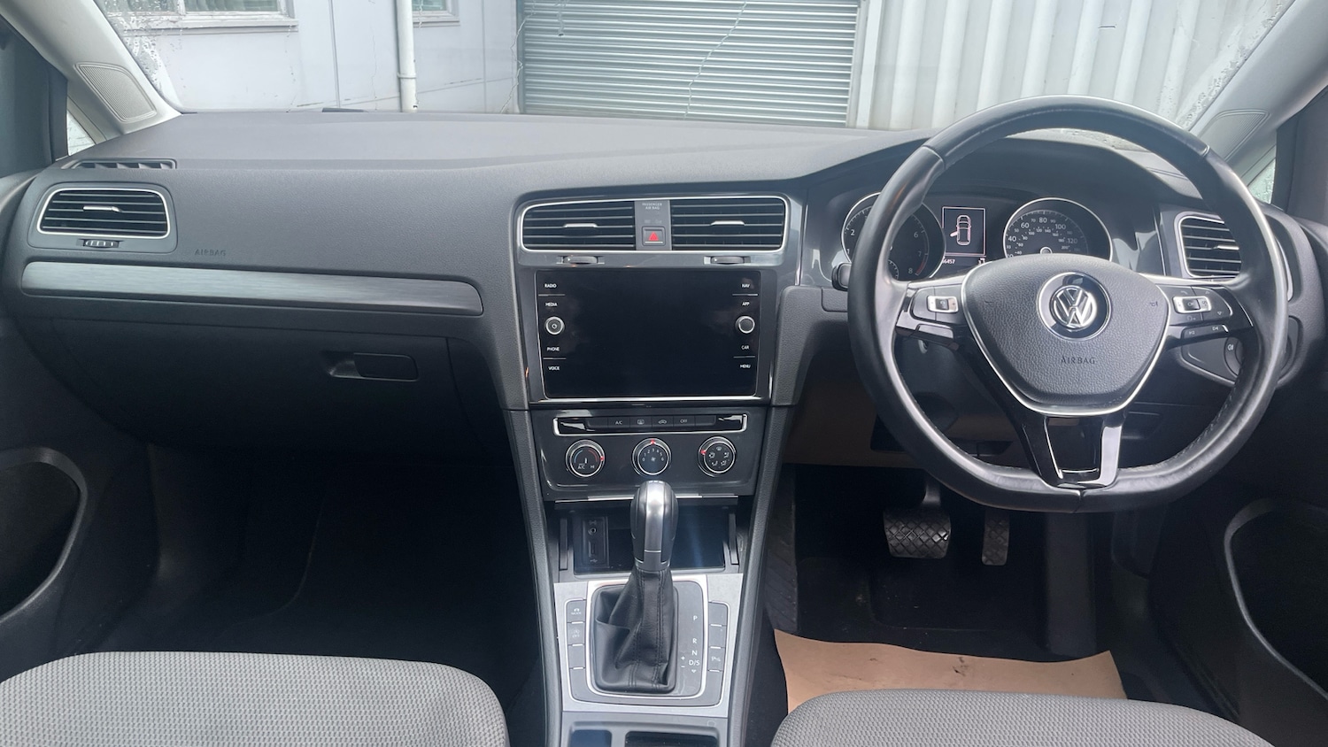 Used Volkswagen Golf 2017 for sale - 77247796: Photo 10
