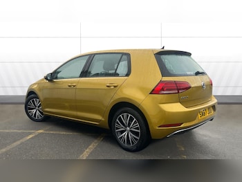 Used Volkswagen Golf 2017 for sale - 77247796: Photo