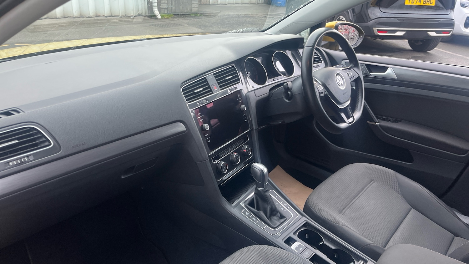 Used Volkswagen Golf 2017 for sale - 77247796: Photo 9