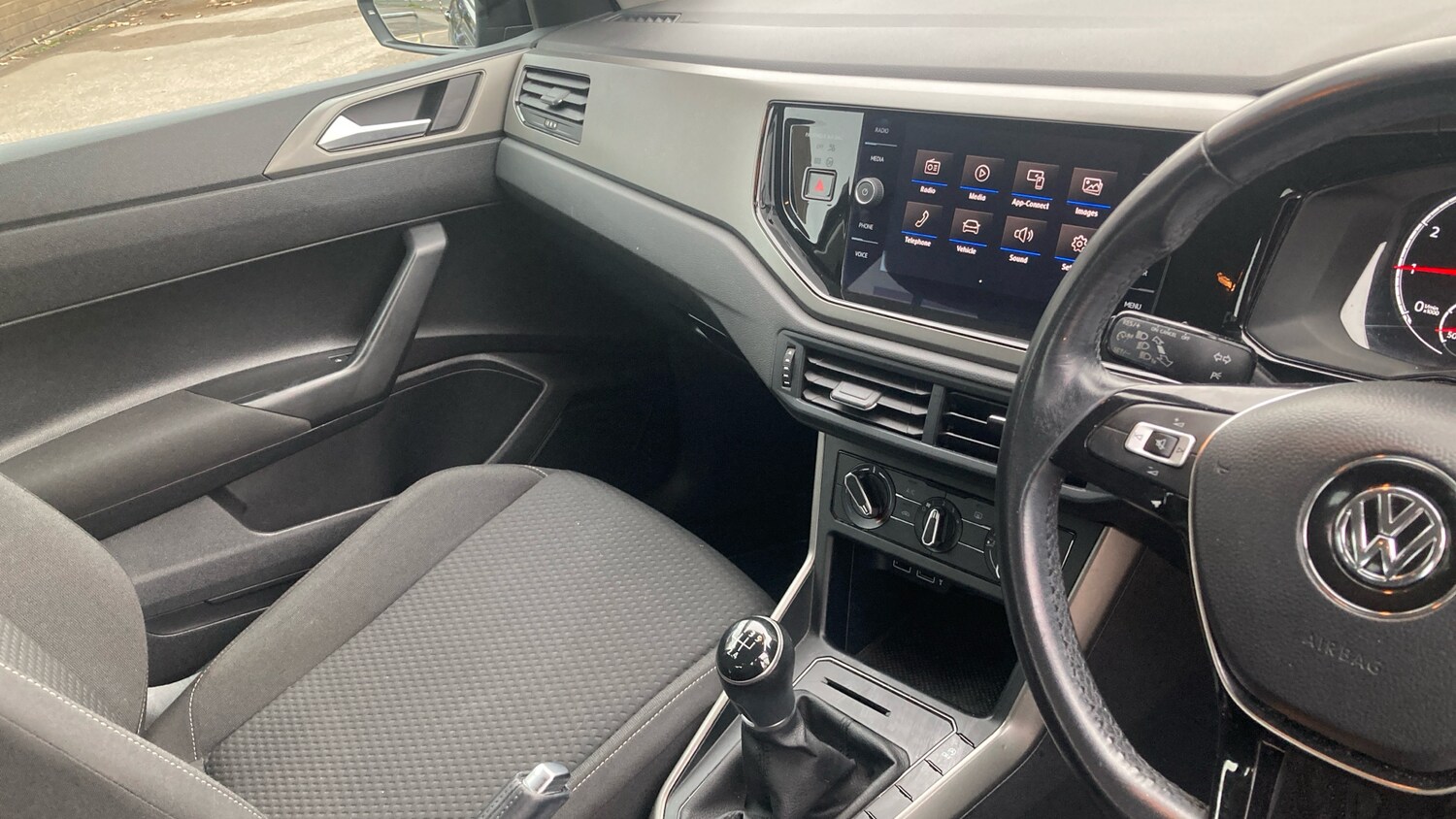 Used Volkswagen Polo 2018 for sale - 76743661: Photo 14