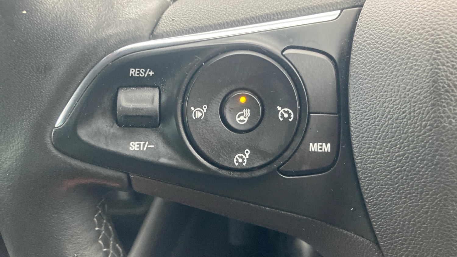 Used Vauxhall Crossland 2022 for sale - 76627848: Photo 24