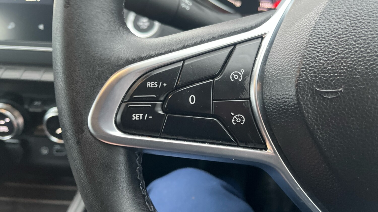 Used Renault Clio 2023 for sale - 77261352: Photo 23