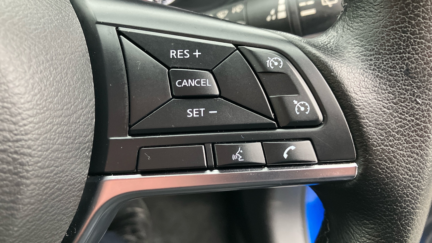 Used Nissan Juke 2023 for sale - 76891989: Photo 54