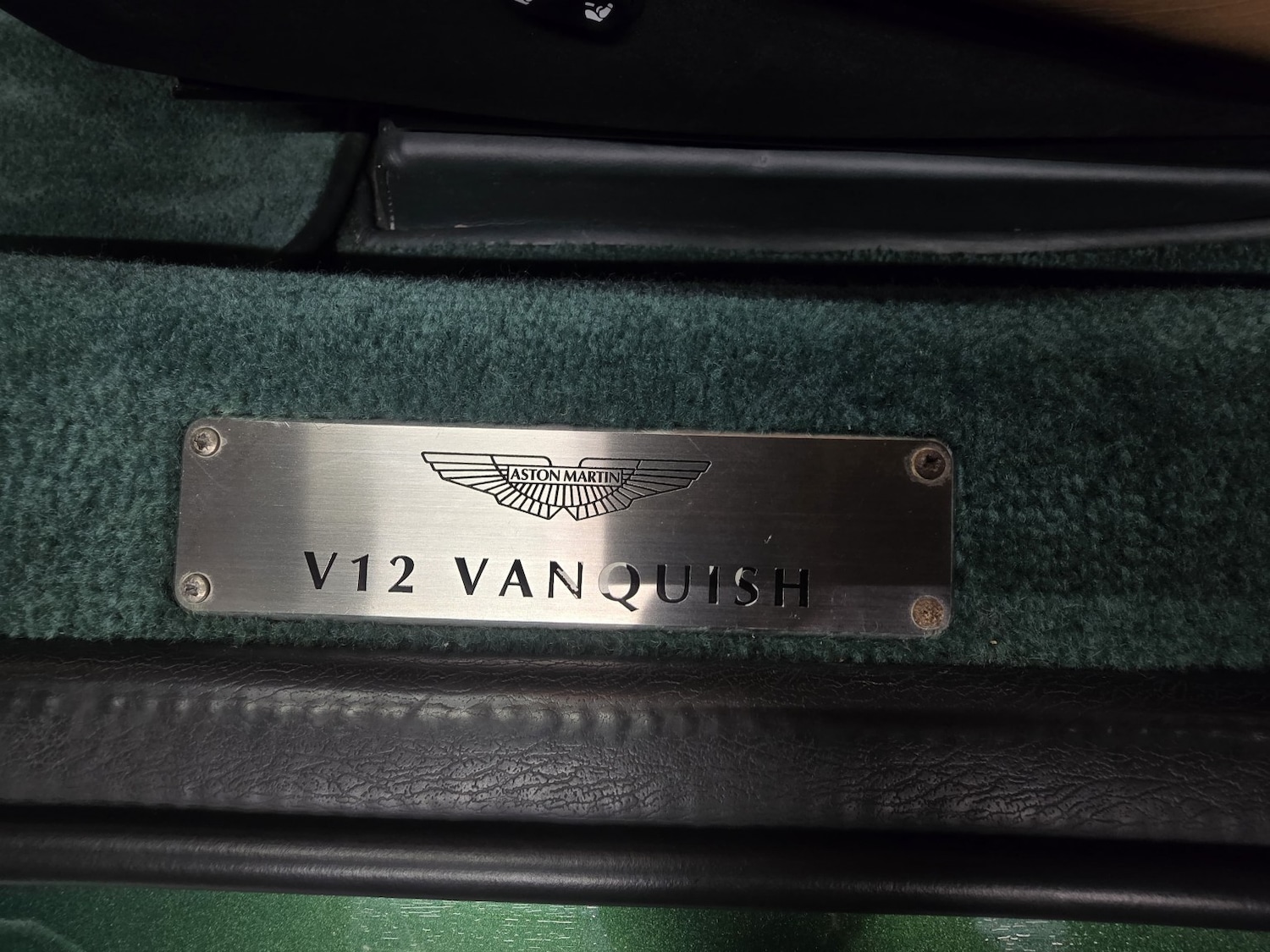 Used Aston Martin Vanquish 2001 for sale - 76211856: Photo 24