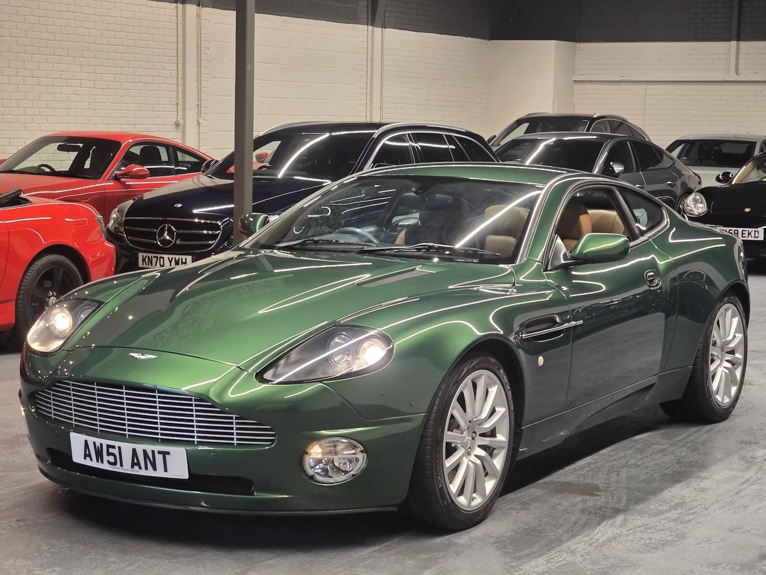 Used Aston Martin Vanquish 2001 for sale - 76211856: Photo 5