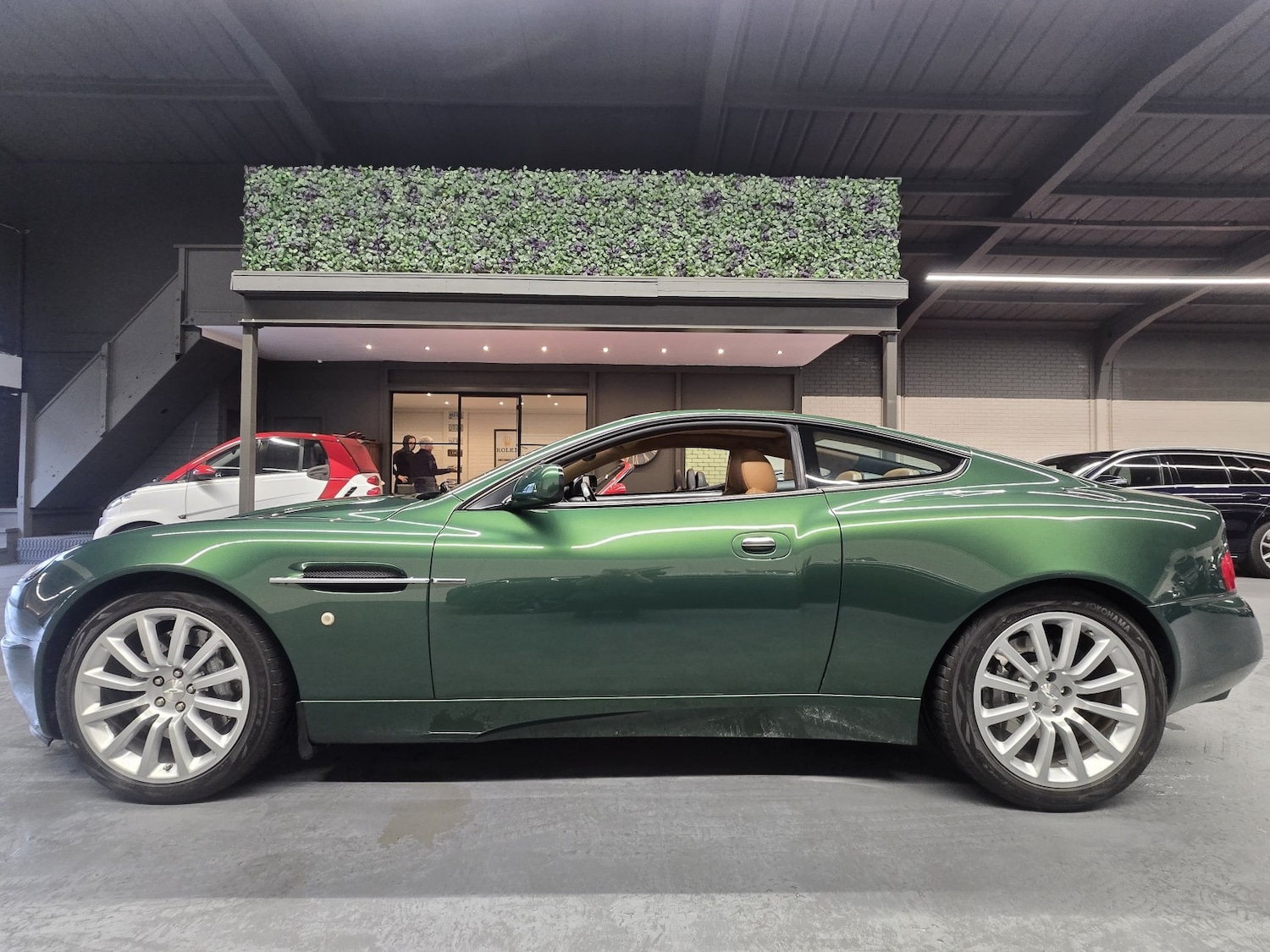 Used Aston Martin Vanquish 2001 for sale - 76211856: Photo 6