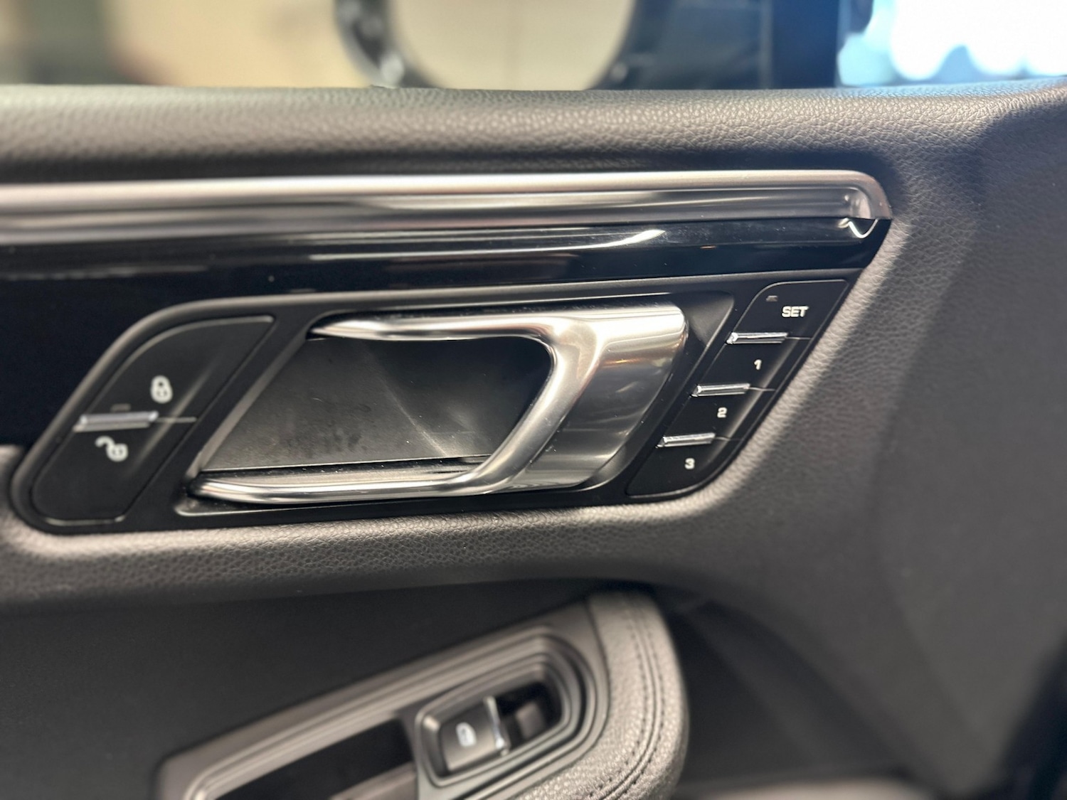 Used Porsche Macan 2014 for sale - 76618686: Photo 15