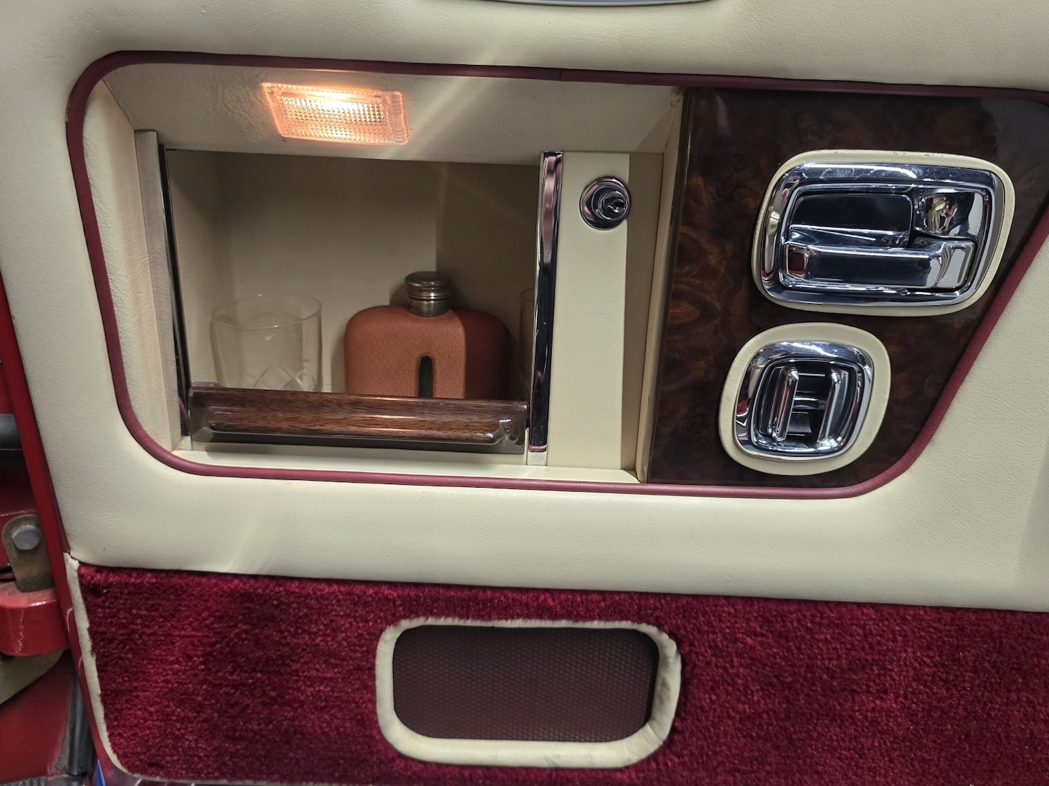 Used Rolls-Royce Corniche 1988 for sale - 77837024: Photo 21