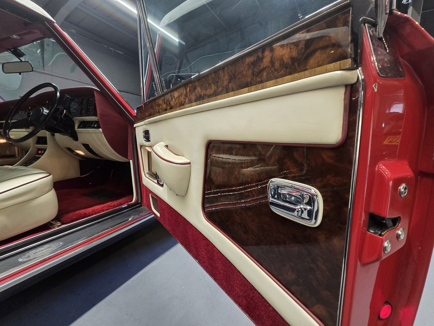 Used Rolls-Royce Corniche 1988 for sale - 77837024: Photo 22