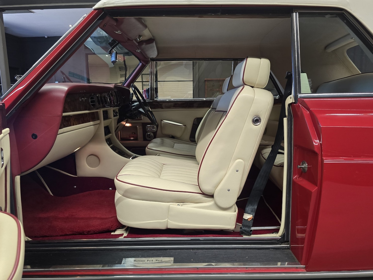 Used Rolls-Royce Corniche 1988 for sale - 77837024: Photo 28