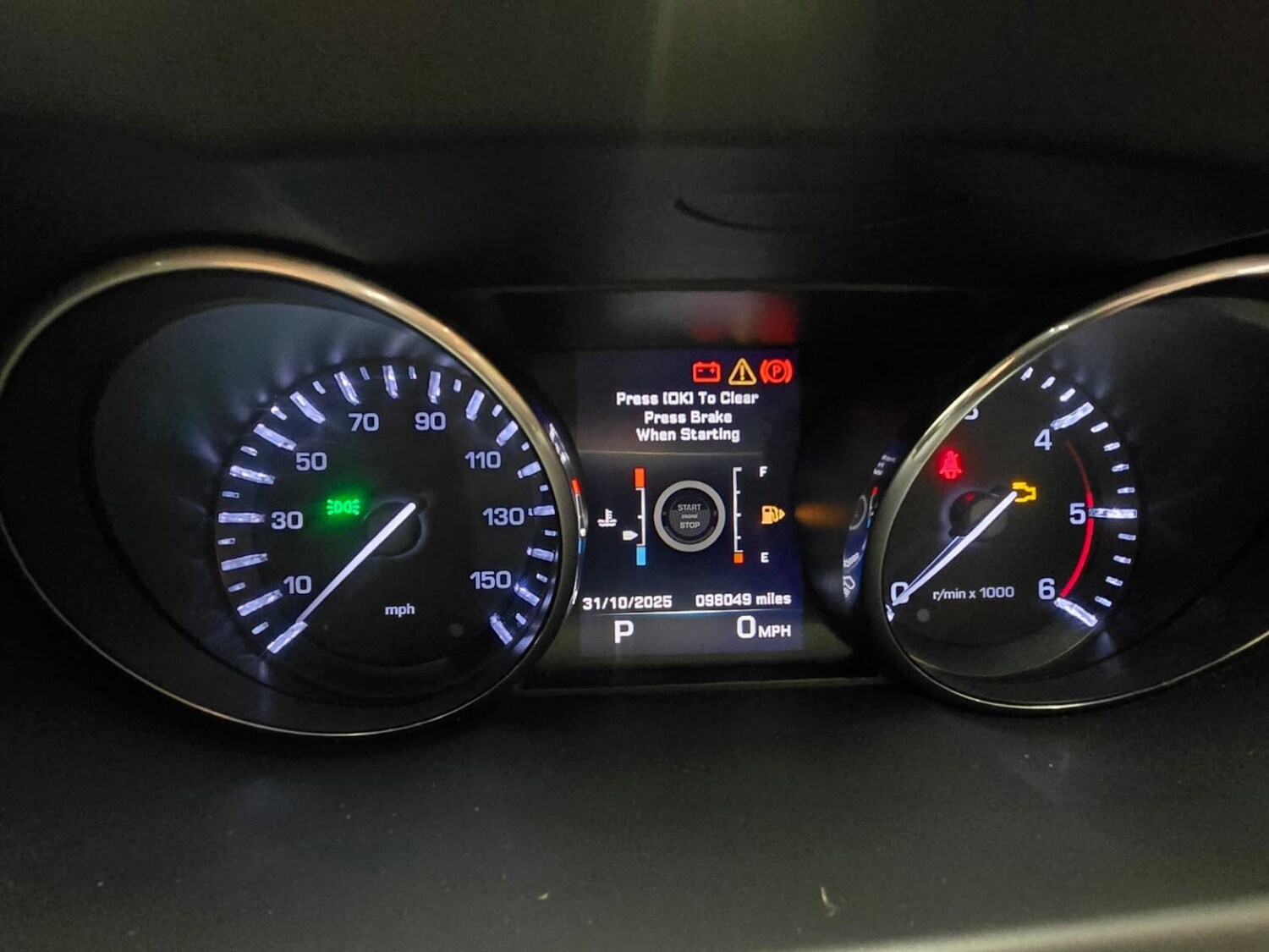 Used Land Rover Discovery Sport 2015 for sale - 76439862: Photo 12