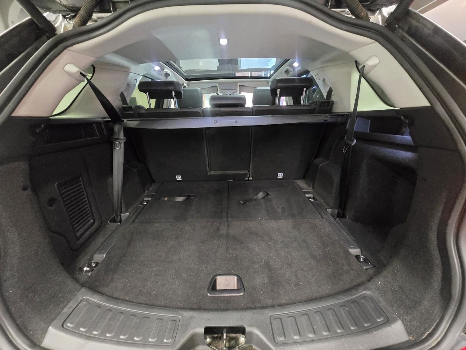 Used Land Rover Discovery Sport 2015 for sale - 76439862: Photo 25