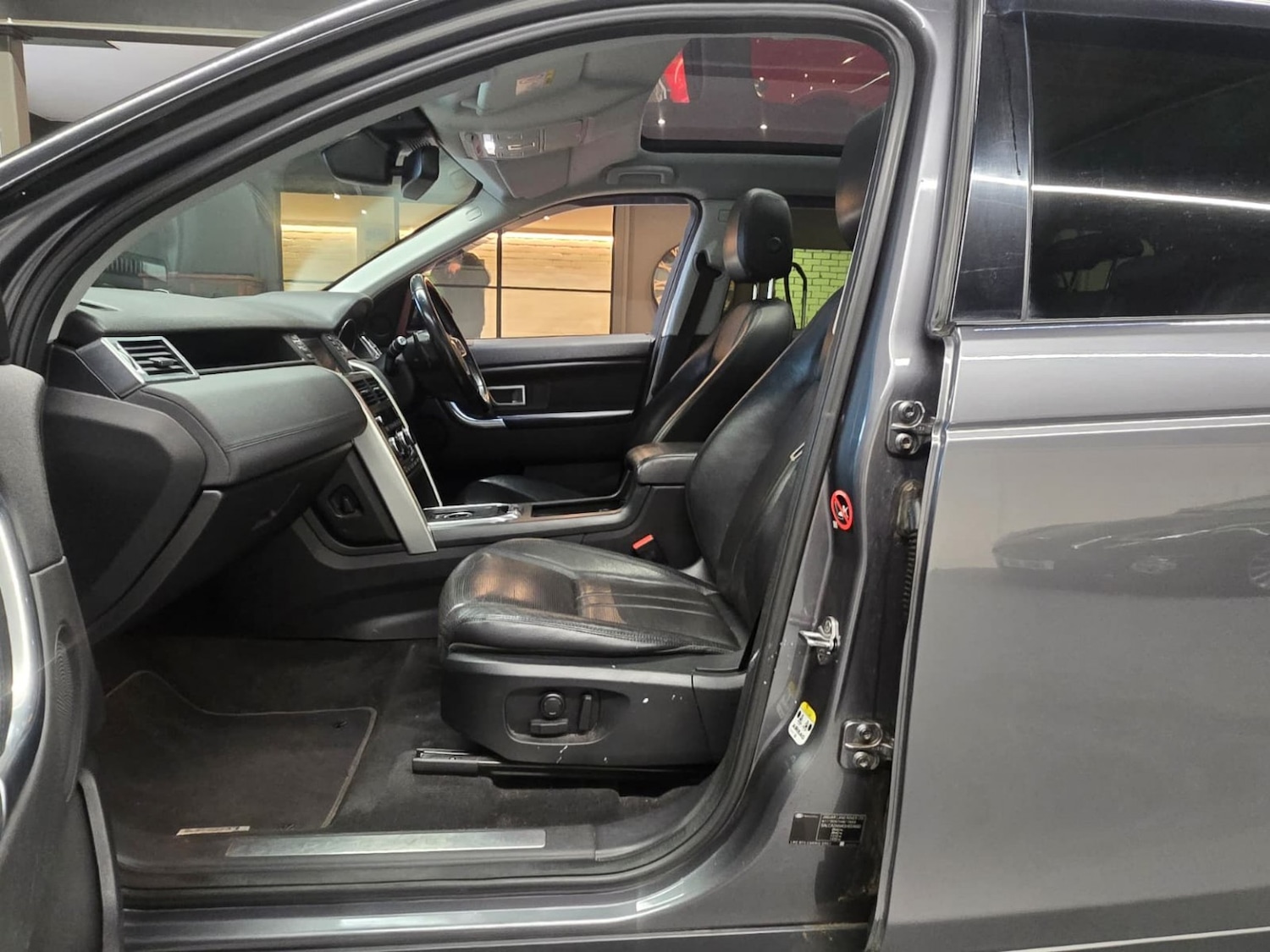 Used Land Rover Discovery Sport 2015 for sale - 76439862: Photo 27