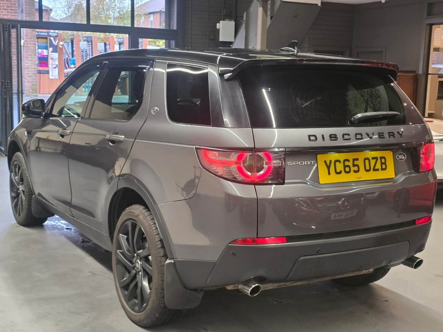 Used Land Rover Discovery Sport 2015 for sale - 76439862: Photo 5