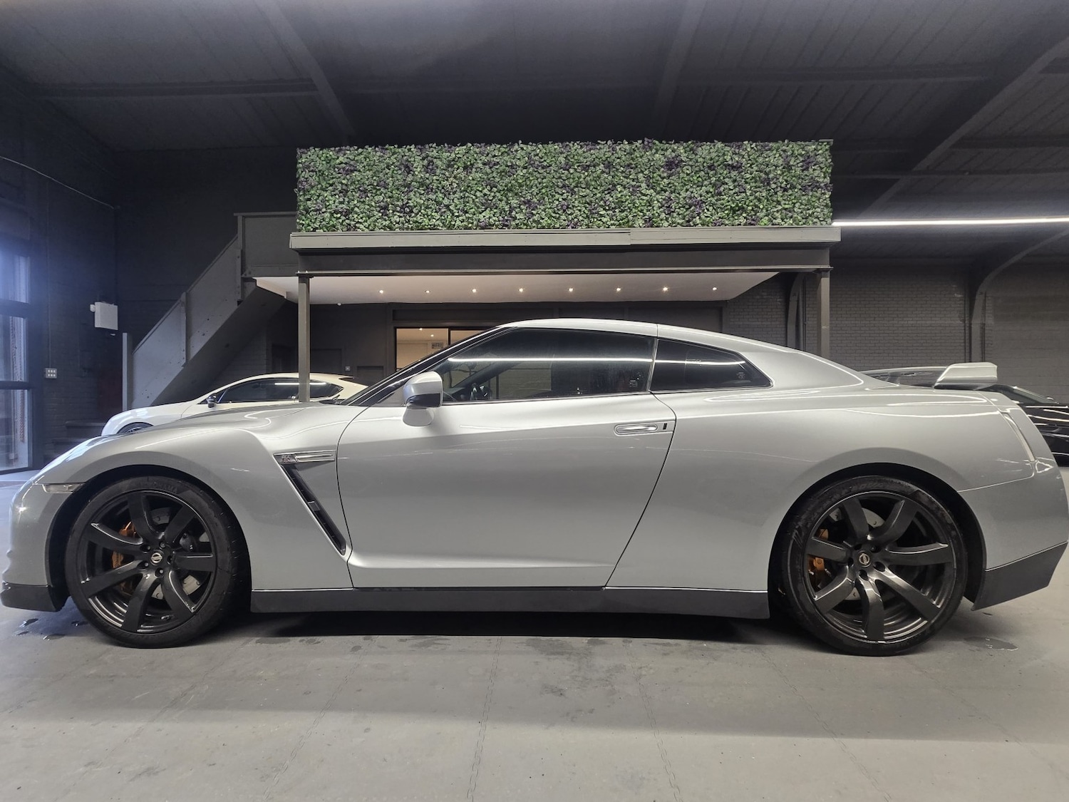 Used Nissan GT-R 2009 for sale - 77342709: Photo 6