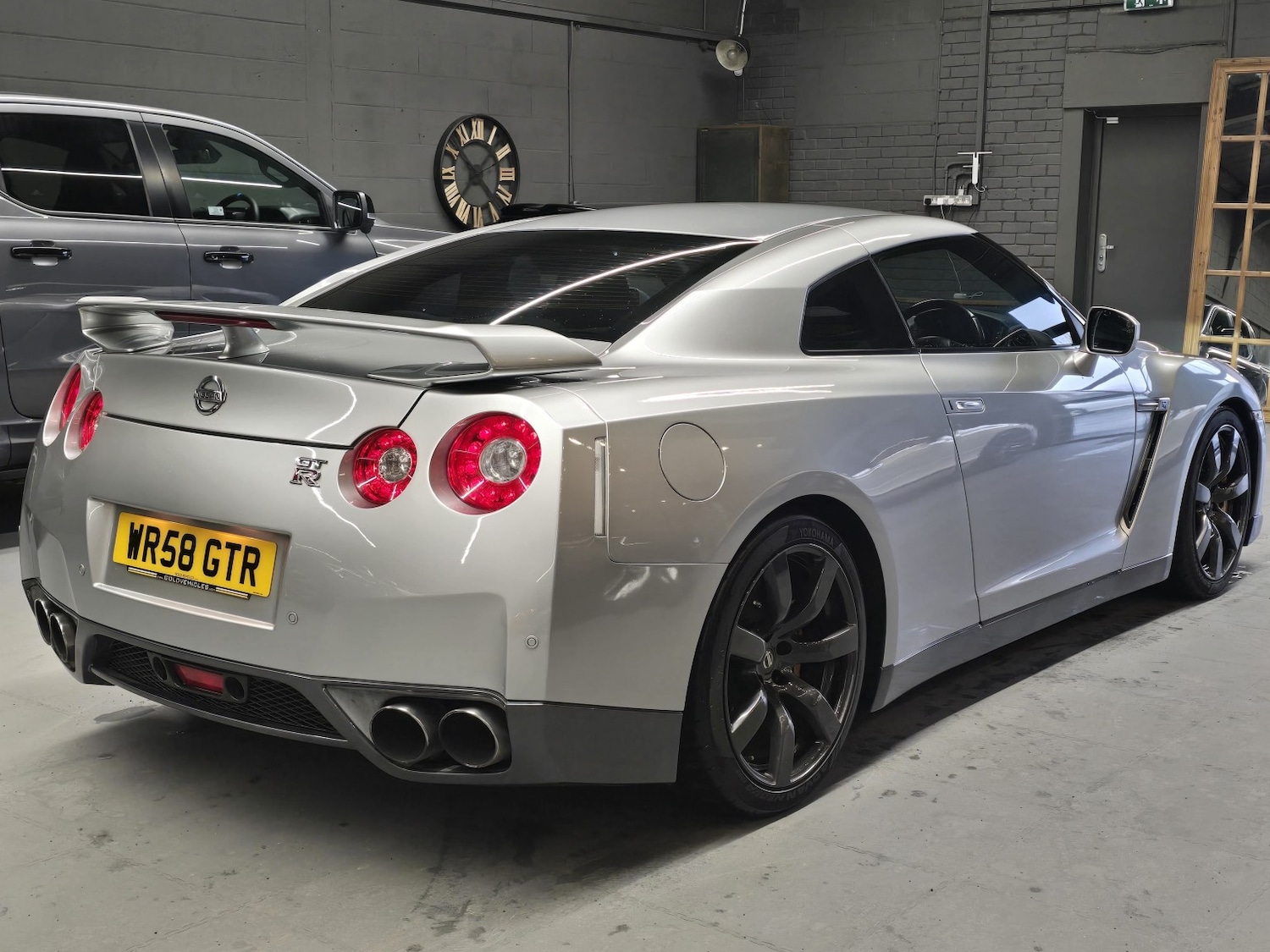 Used Nissan GT-R 2009 for sale - 77342709: Photo 8