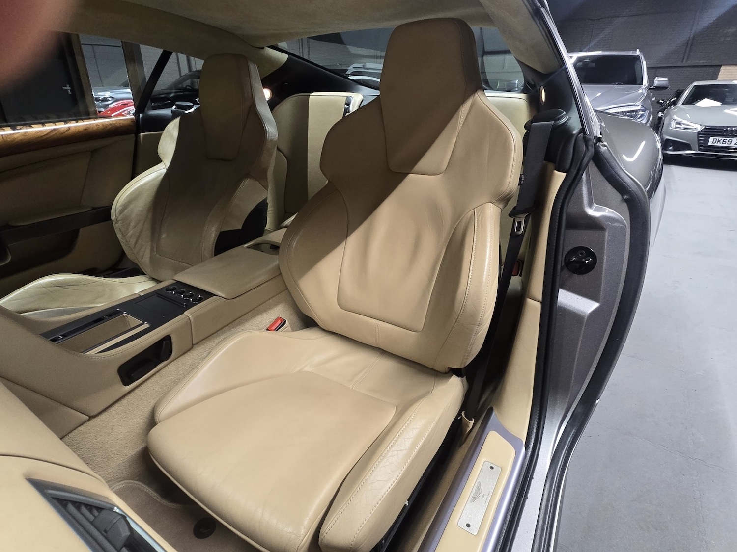 Used Aston Martin DB9 2006 for sale - 77289069: Photo 22