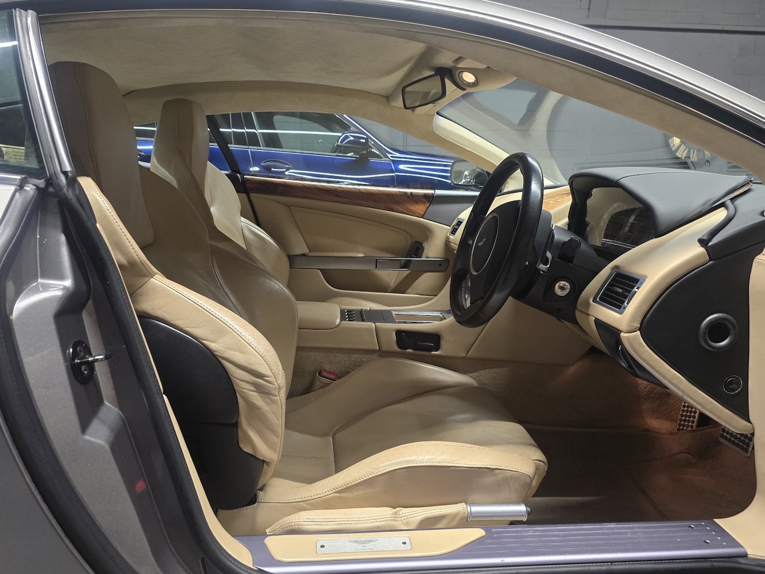 Used Aston Martin DB9 2006 for sale - 77289069: Photo 9