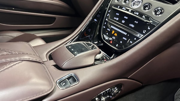 Used Aston Martin DBS 2021 for sale - 76253013: Photo 13