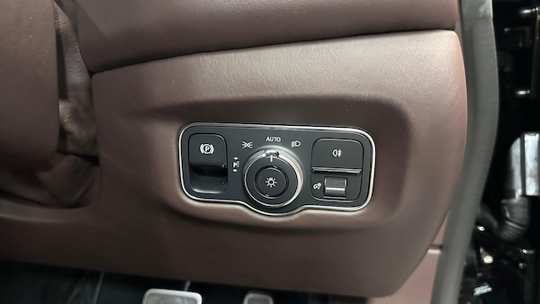 Used Aston Martin DBS 2021 for sale - 76253013: Photo 20