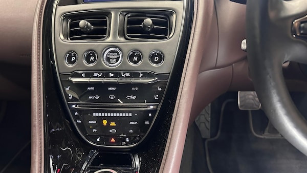 Used Aston Martin DBS 2021 for sale - 76253013: Photo 24