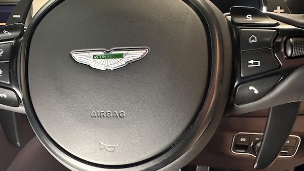 Used Aston Martin DBS 2021 for sale - 76253013: Photo 26