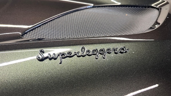 Used Aston Martin DBS 2021 for sale - 76253013: Photo 2