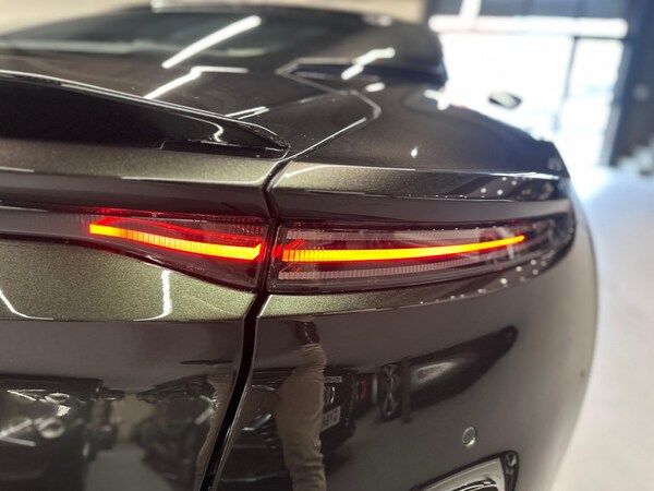 Used Aston Martin DBS 2021 for sale - 76253013: Photo 32