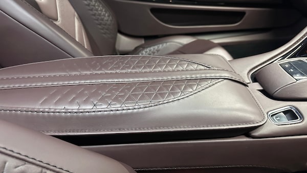 Used Aston Martin DBS 2021 for sale - 76253013: Photo 33