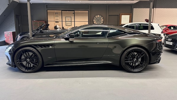 Used Aston Martin DBS 2021 for sale - 76253013: Photo 9