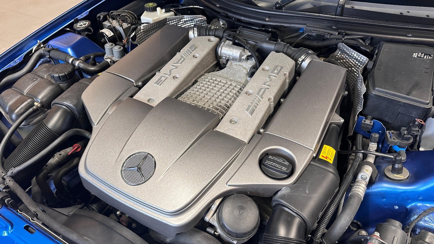 Used Mercedes-Benz SLK 2002 for sale - 77616360: Photo 2