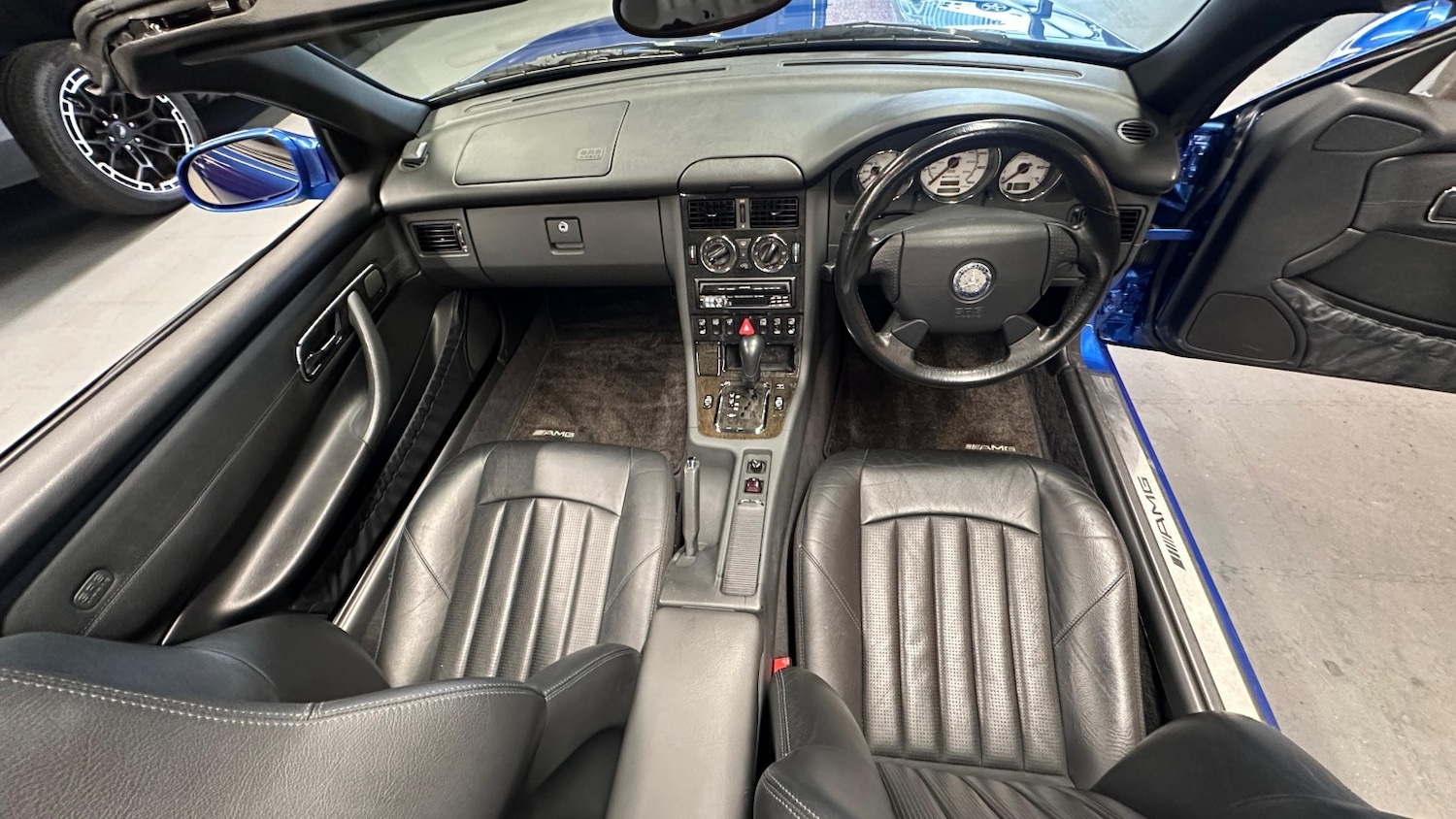 Used Mercedes-Benz SLK 2002 for sale - 77616360: Photo 30