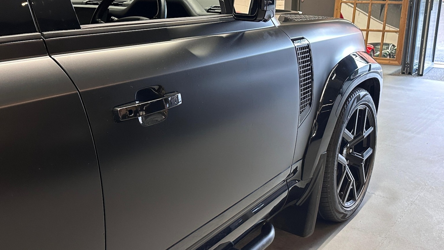 Used Land Rover Defender 110 2023 for sale - 76784989: Photo 10