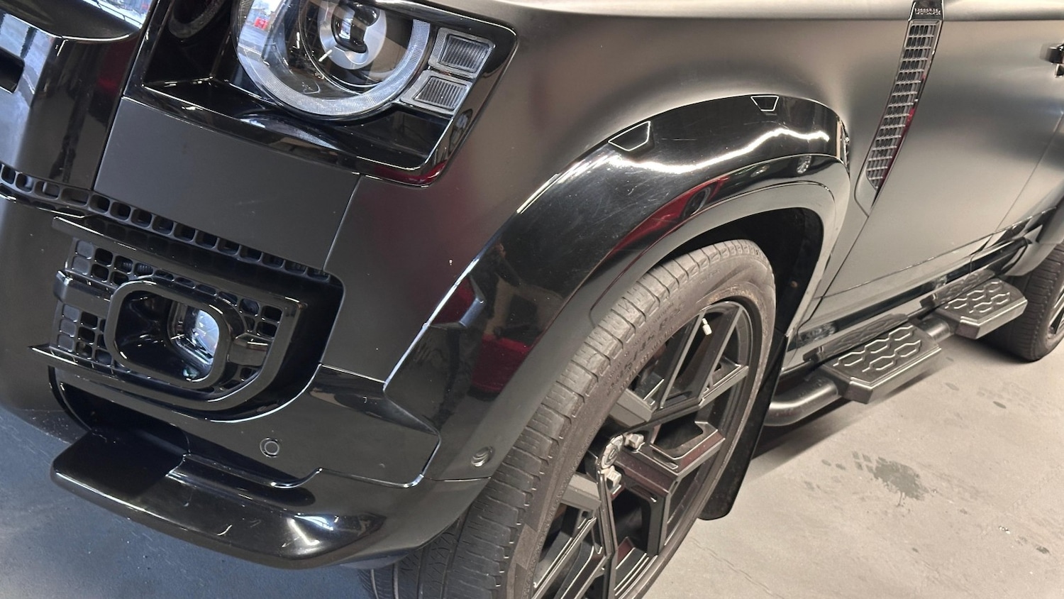 Used Land Rover Defender 110 2023 for sale - 76784989: Photo 13