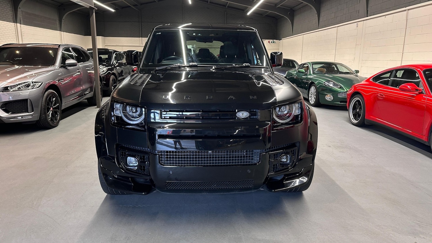 Used Land Rover Defender 110 2023 for sale - 76784989: Photo 2