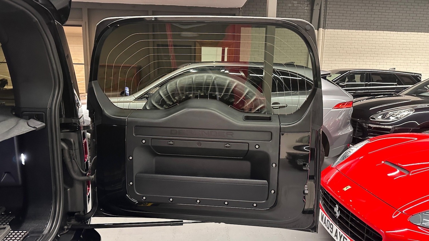 Used Land Rover Defender 110 2023 for sale - 76784989: Photo 23